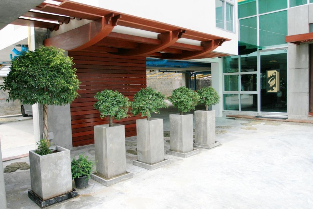 Bansabai Sabaidee Service Apartment Bangkok Luaran gambar
