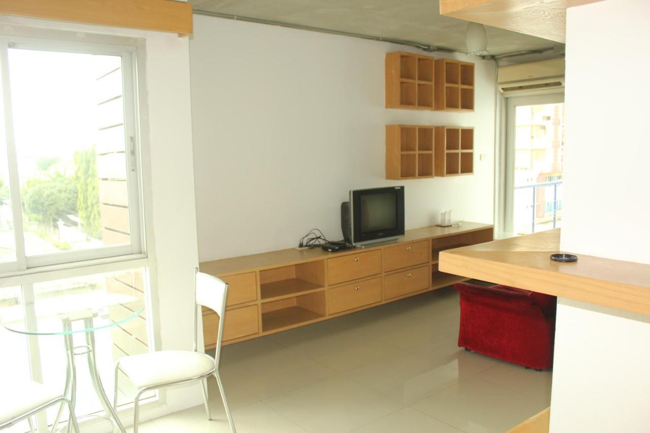 Bansabai Sabaidee Service Apartment Bangkok Luaran gambar