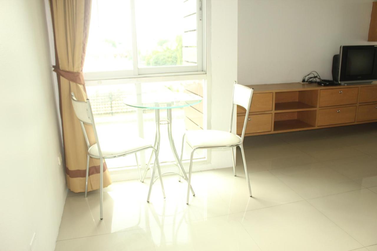 Bansabai Sabaidee Service Apartment Bangkok Luaran gambar