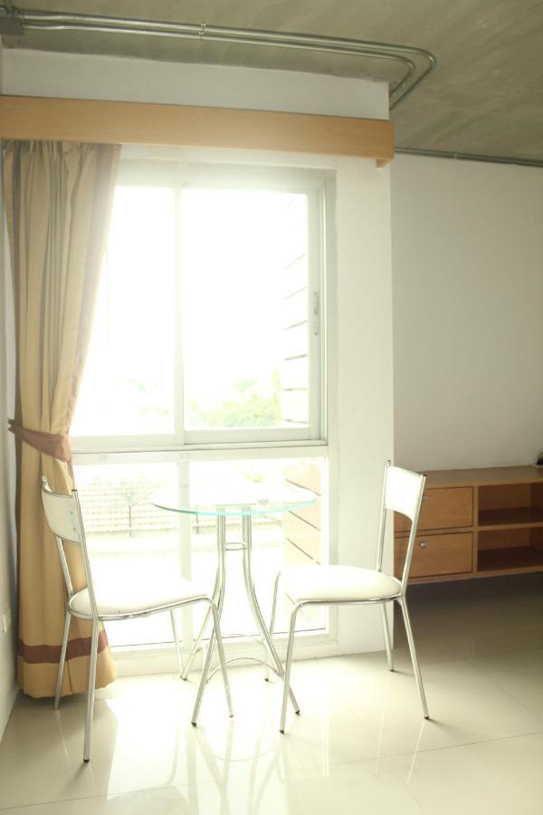 Bansabai Sabaidee Service Apartment Bangkok Luaran gambar